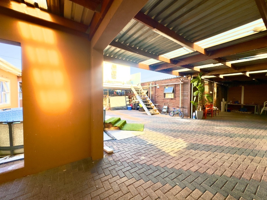  Bedroom Property for Sale in Steenberg Western Cape